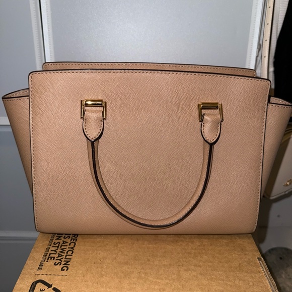 Michael Kors Handbag - Picture 3 of 6